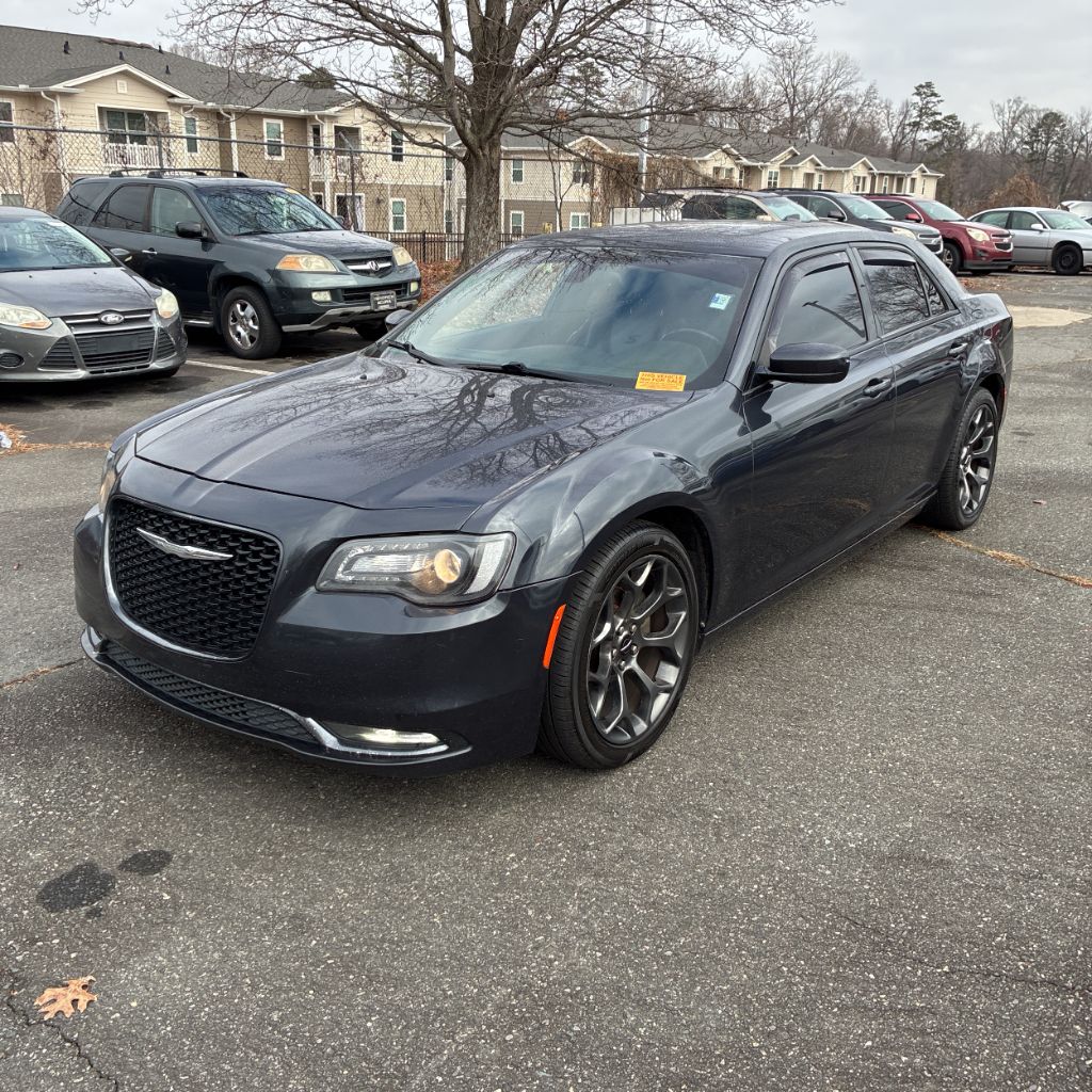 2016 Chrysler 300 S's photo